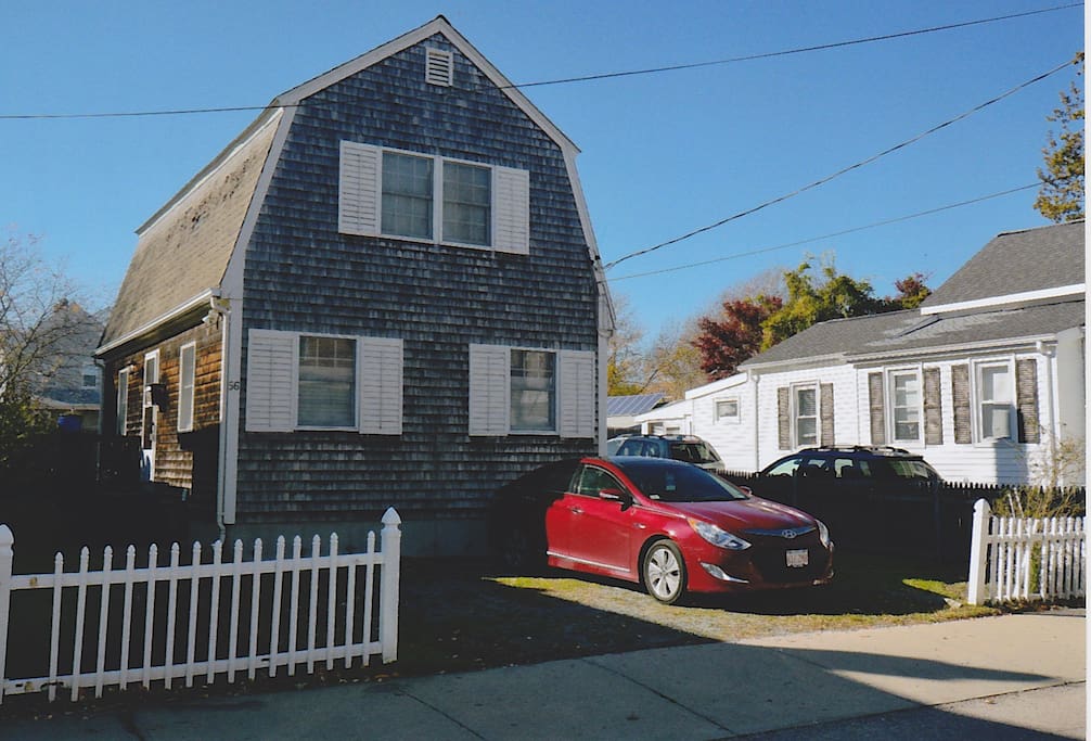 Addison House, 2 B/R, 1.5 bath, sleeps 5, Patio,walking distance to downtown Newport