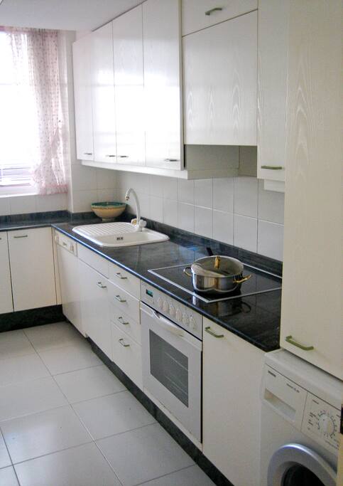 Cocina plenamente equipada.