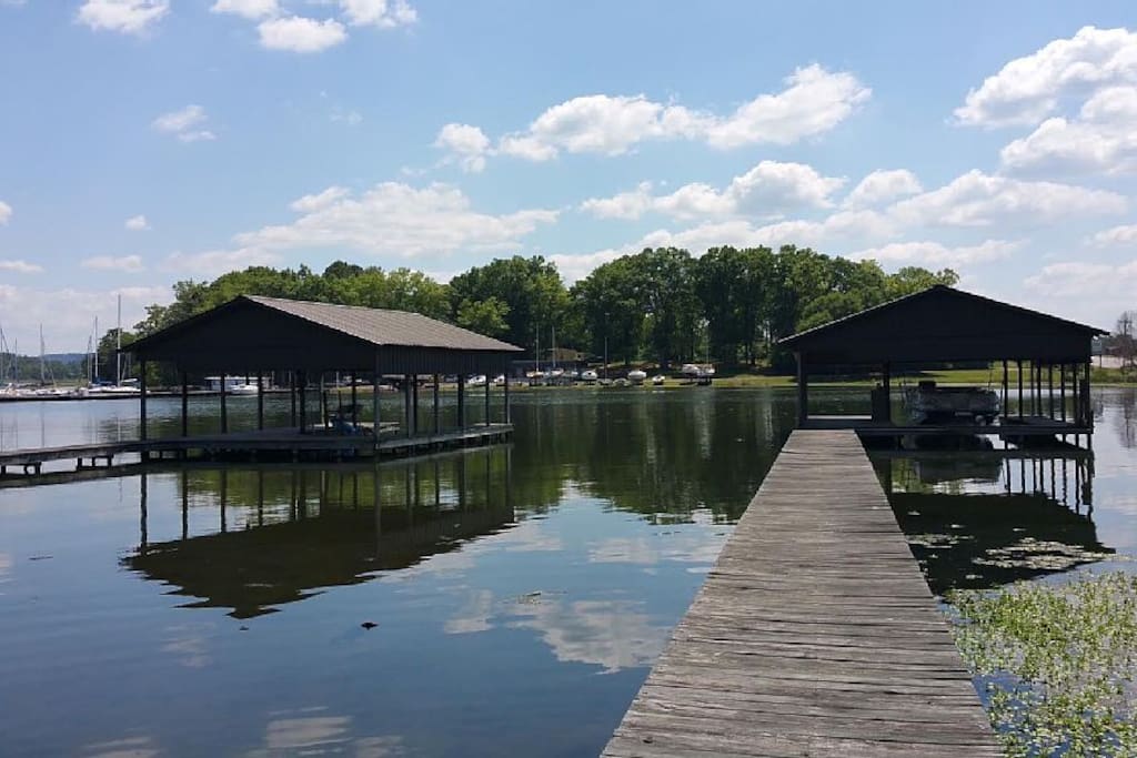 Directly on Lake Guntersville! Boat House Included Houses for Rent in
