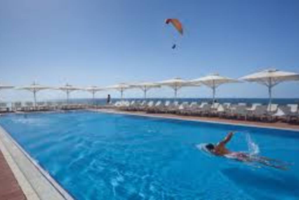 piscine de l'immeuble