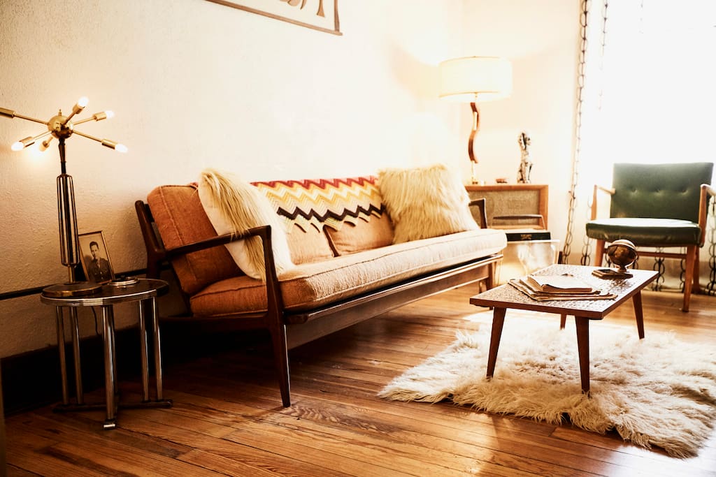 Relax in the common room with Netflix or our ever-expanding record collection!