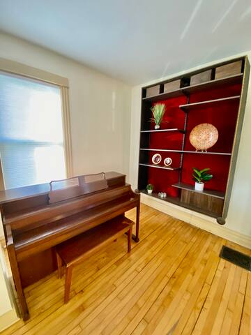 Beverly Area- Home Away from Home, Free Parking gallery image 5