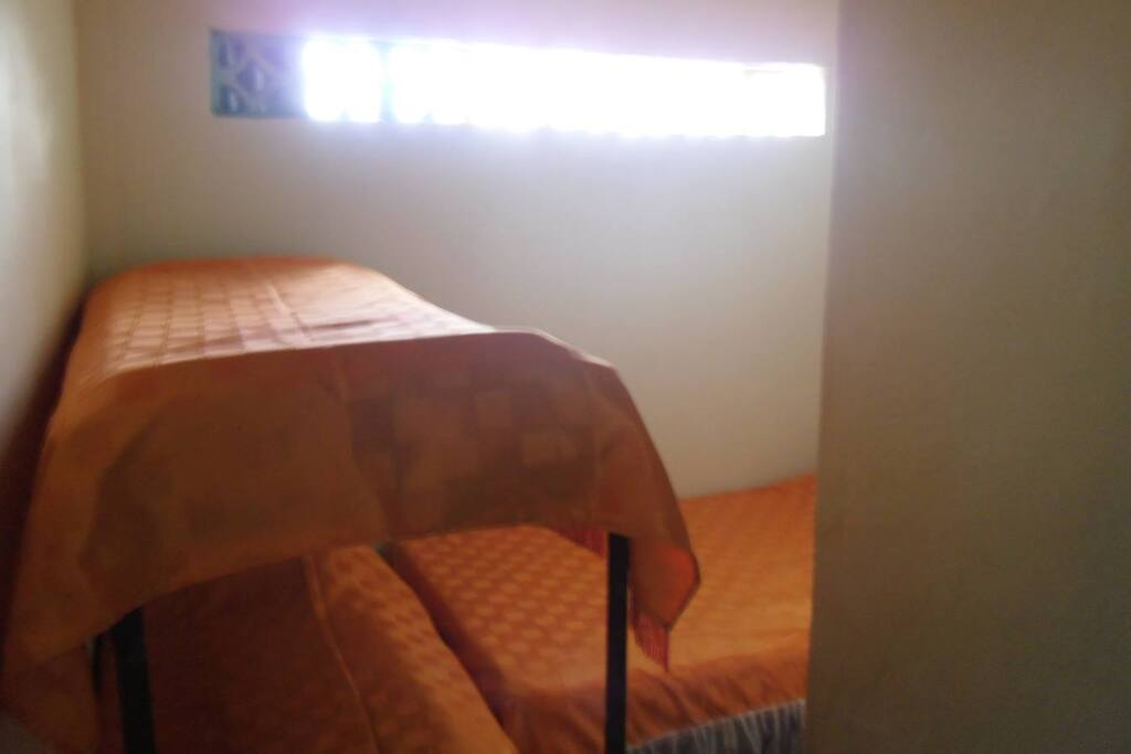 Habitación 02 Cama Doble y Camarote