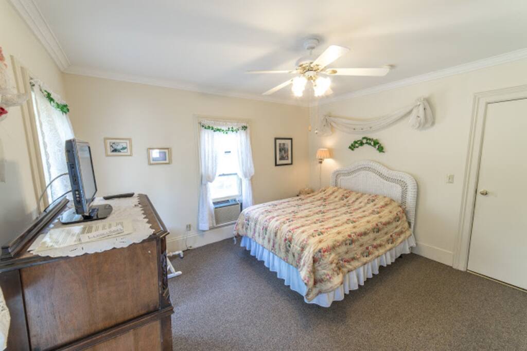 Gables Room 2