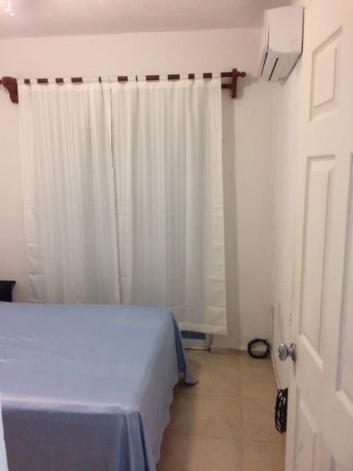 cuarto con balcon