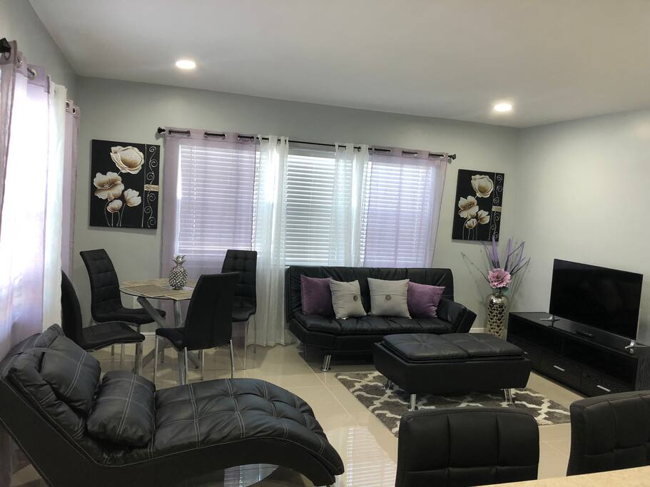 Living/Dining Area