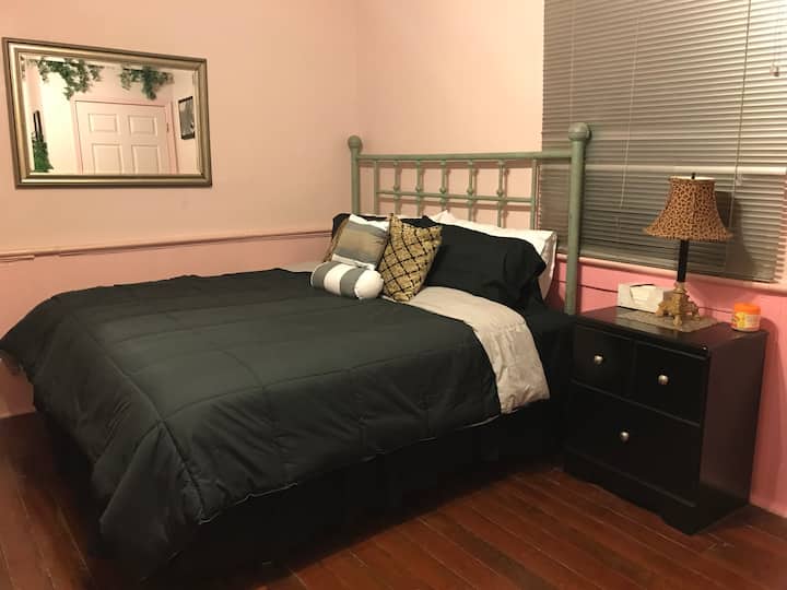 臥室2 -加大雙人牀