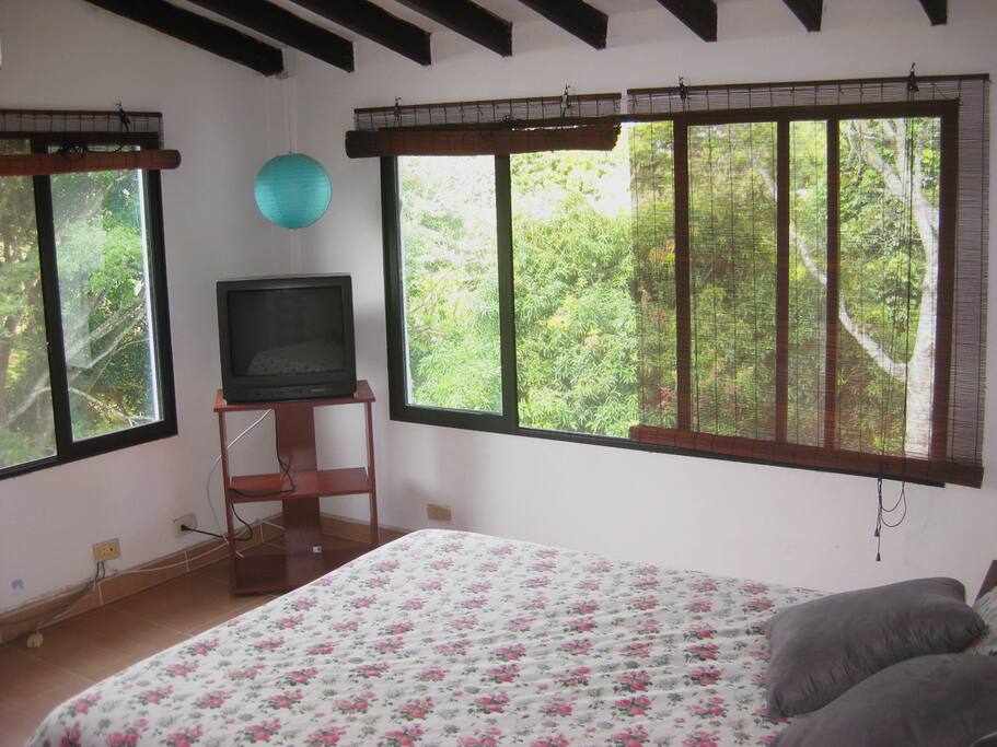 Habitación principal, con cama doble.