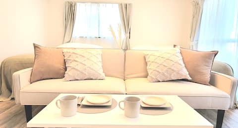 Tokyo Good location Roppongi 12 min walk/Shibuya 5 min/Shinjuku 7 min/Akasaka/Aoyama area up to 5 people
