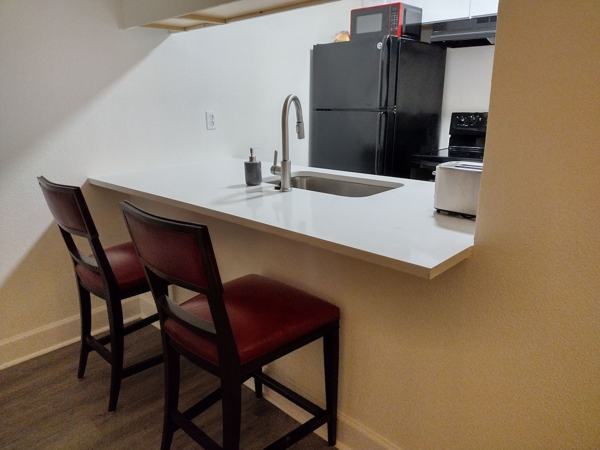 ️Private King Suite w/ Ensuite Bath Near Downtown