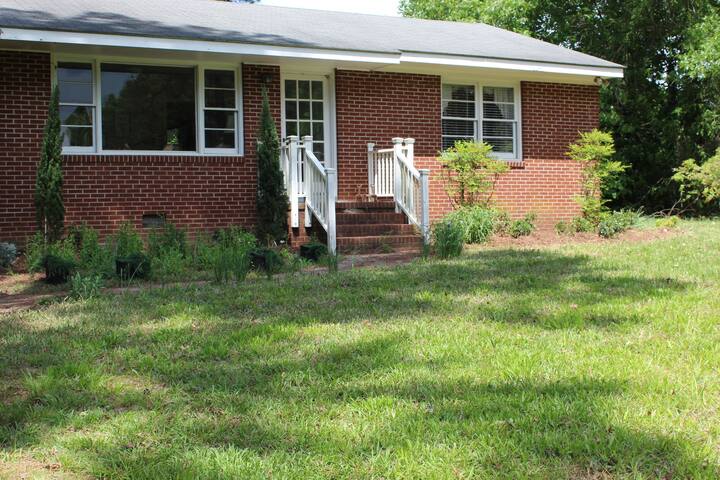 Complety Furnish Short Term Rental