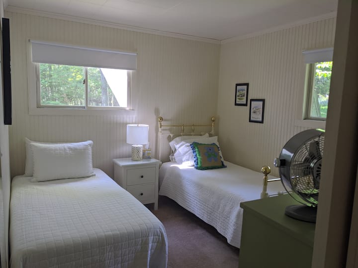 Bedroom 2 - Two twin beds