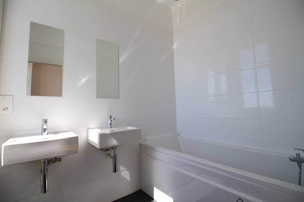 Bathroom / Salle de bain
