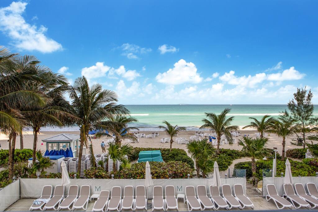 It has panoramic views of the Atlantic Ocean and intercostal waterways
