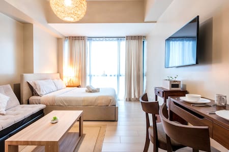 NEW Condo in Eastwood City + FREE Parking+ Netflix