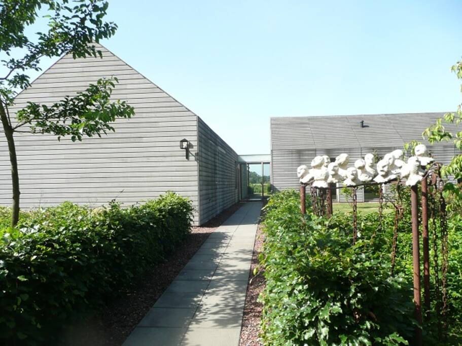Voorzijde huis/Front of the house