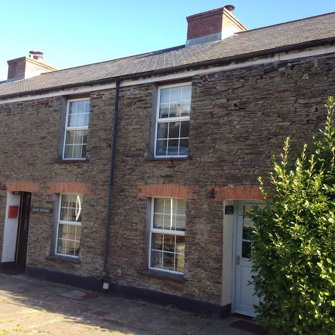 Curlew Cottage from courtyard to front.