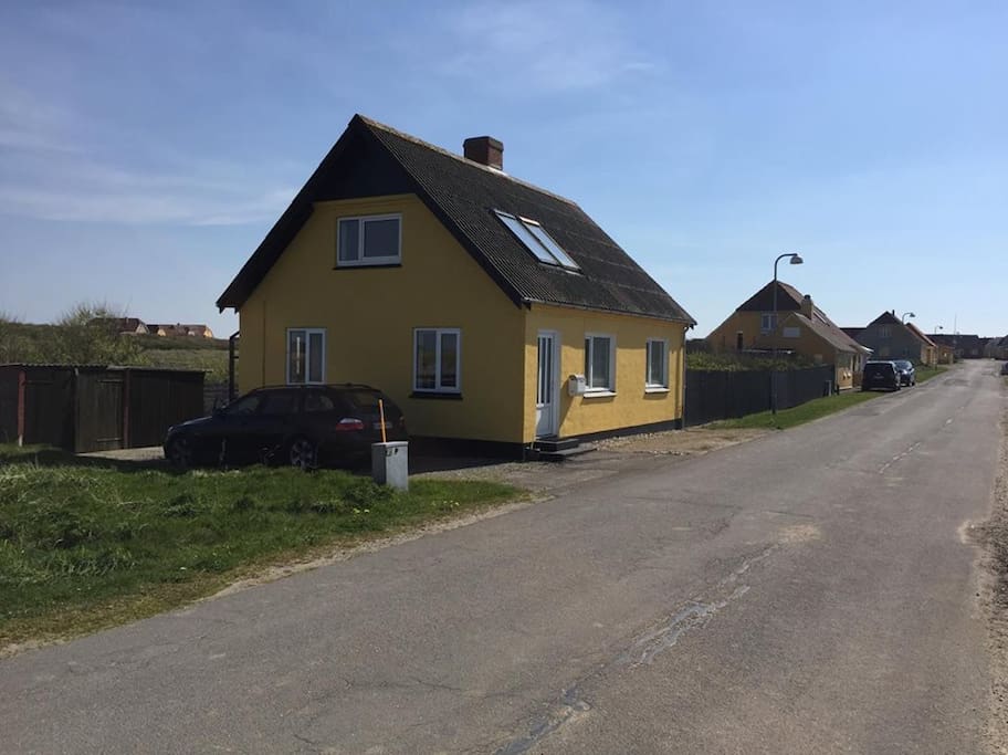 Huset set fra vejen