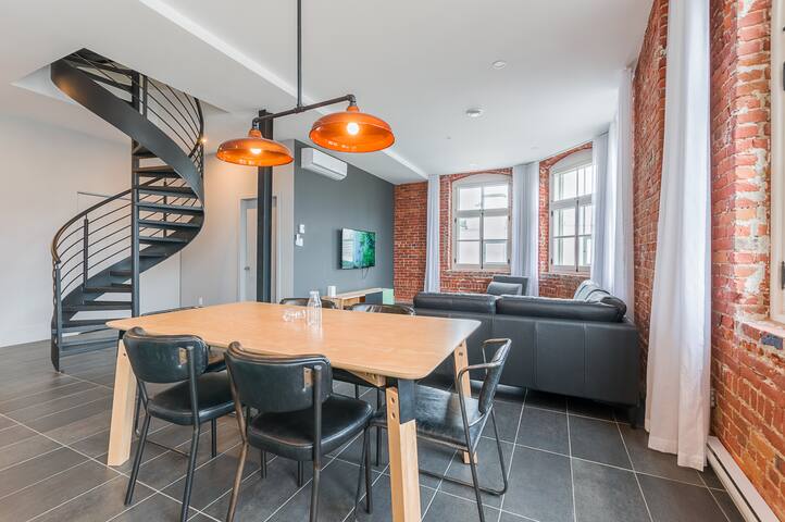 T401 – Lofts du Trésor – Par Les Lofts Vieux-QC gallery image 3