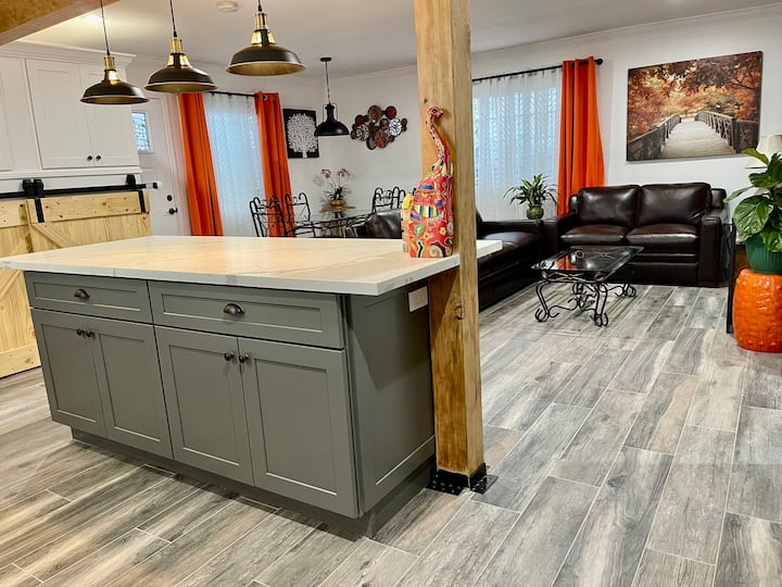 Cheerful  3 Bedrooms With Rustic Charm House - Redondo Beach, CA