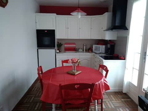 Pavilion 7 people located in the Perche €81 per night