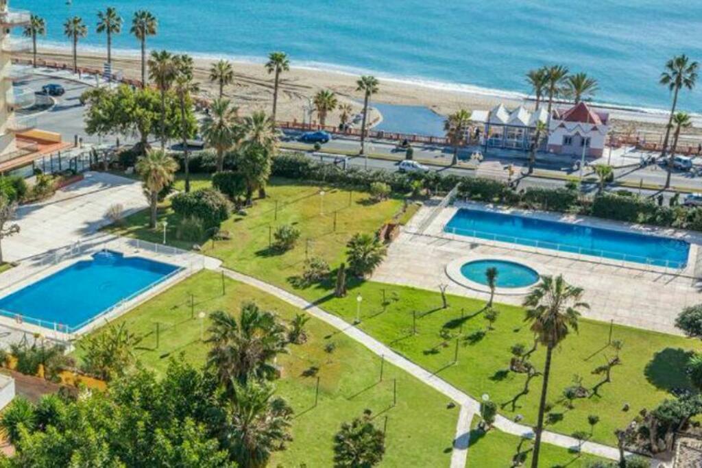 Jardines y piscinas comunitarias
