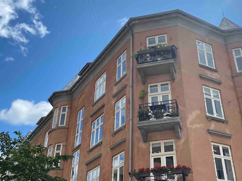 Successful Airbnb property: Cozy, Classic & perfect location in Østerbro