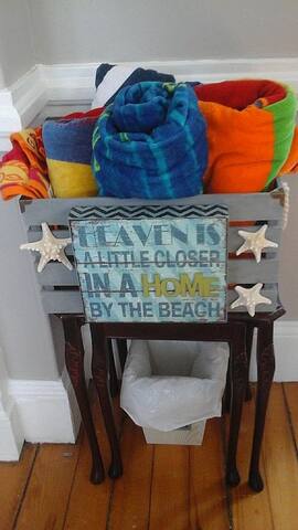 2 apartments in the heart of downtown Newport gallery image 2