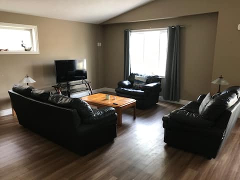 Top performing Airbnb: Grand Bend Family Retreat in Lambton