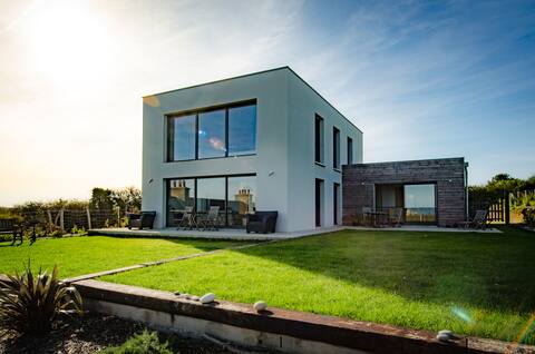 House with panoramic sea view