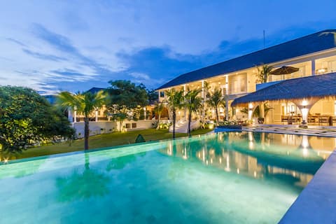 Luxury Ocean View 5BR Villa | Pool & Private Court