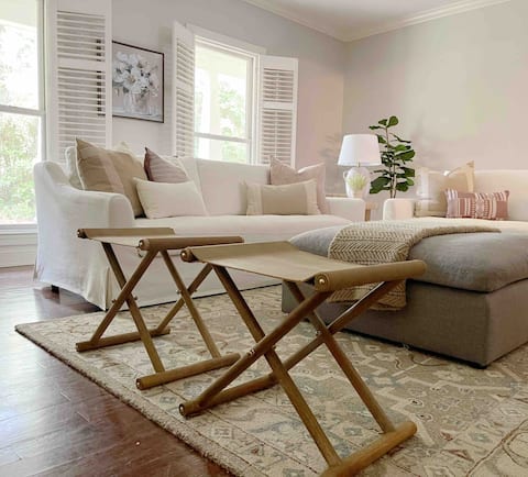 Sophisticated and Luxurious Details- Sleeps 18!