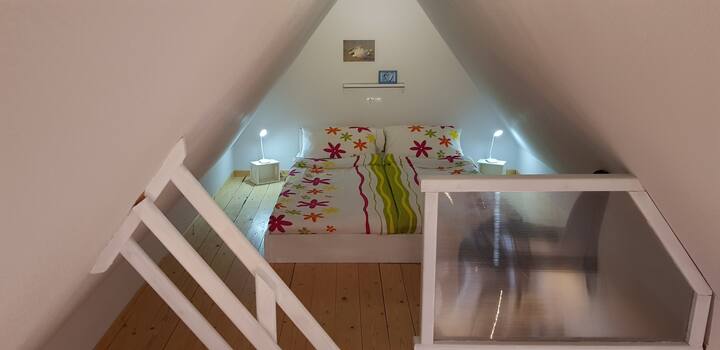 เตียงจะถูกจัดเตรียมเมื่อคุณมาถึงและมีขนาด 160x200 ม.