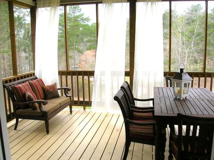 Beautiful Lake House With Pontoon Boat Available! Houses for Rent in