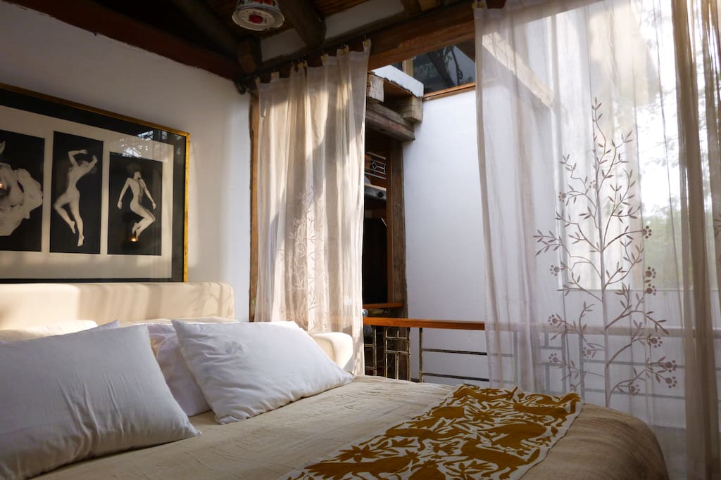 Cama doble. Vista hacia el sur.