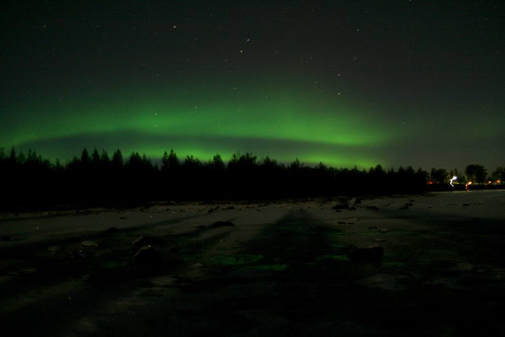 One of our fantastic guests sent us this picture from october 2017. It is the wiew from the house towards Jukkasjärvi. Thank you so much for the picture!