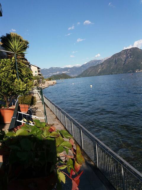 MONOLOCALE VISTA LAGO VICINO A SPIAGGIA