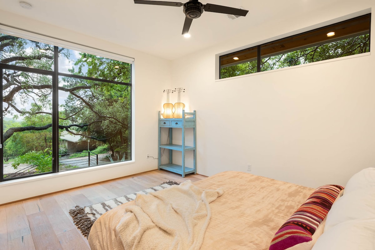 Modern Mediterranean ~ Rooftop Deck ~ King + Queen