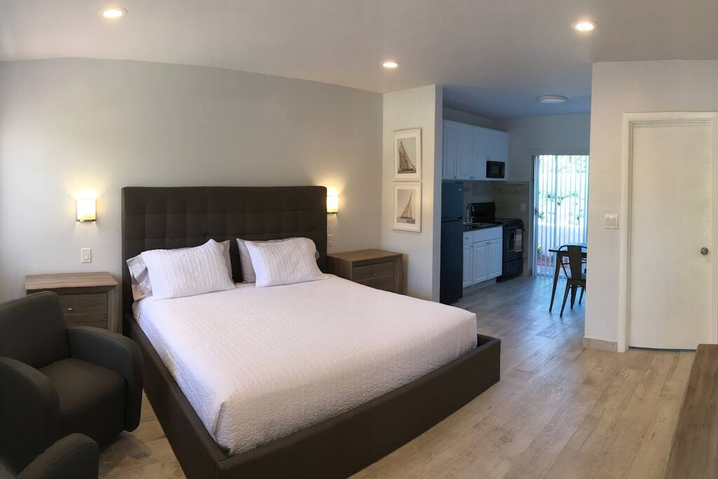 Newly renovated, spacious beachside studio