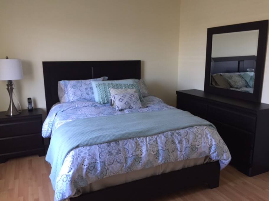 Master Bedroom with Queen size bed