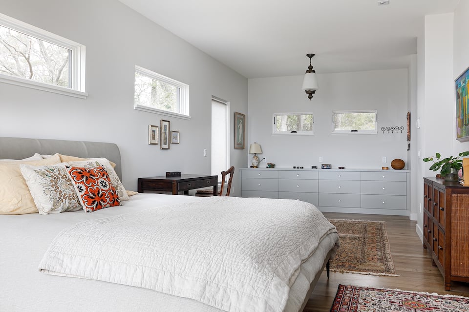 A modern beach house on Grand Traverse Bay, Northport, Michigan, United States, photo 10 of 10