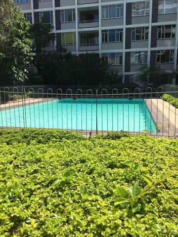 Cape Town : Penthouse with Table Mountain views gallery image 3