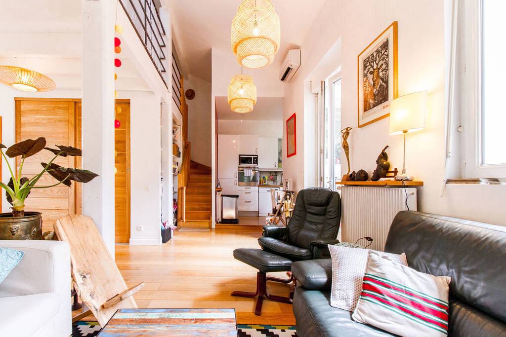 Maison atypique sur 2 niveaux (duplex) / Atypic house with 1 floor