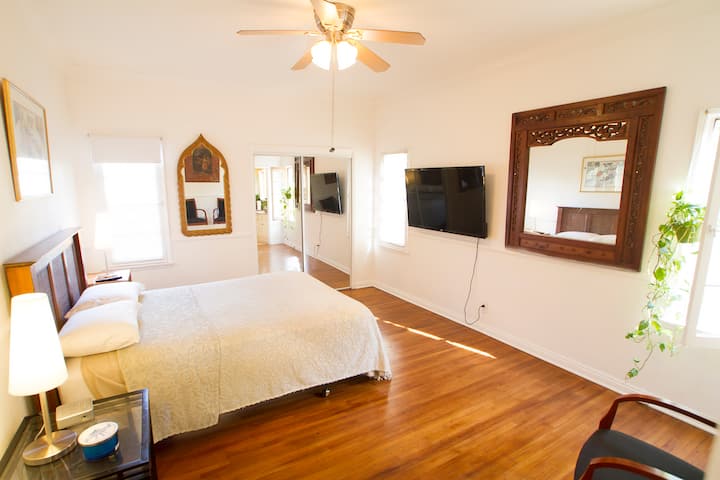 Private Bedroom in Hollywood