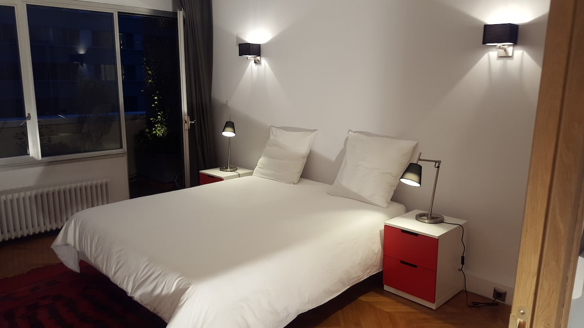 | Airbnb Paris France Near Eiffel Tower | Airbnb Paris Apartment With Eiffel Tower Views | Airbnb Paris With View Of Eiffel Tower | Best Airbnb In Paris