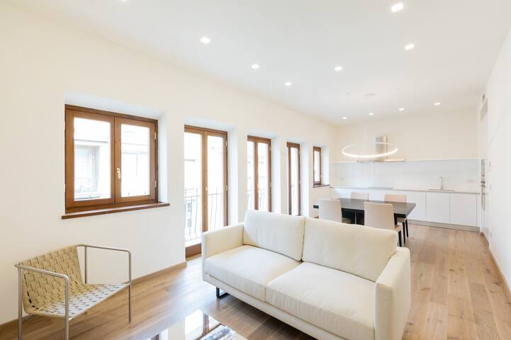 Ponte Vecchio Luxury Flat gallery image 4