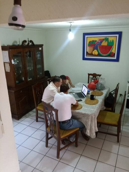 Comedor o área de trabajo.