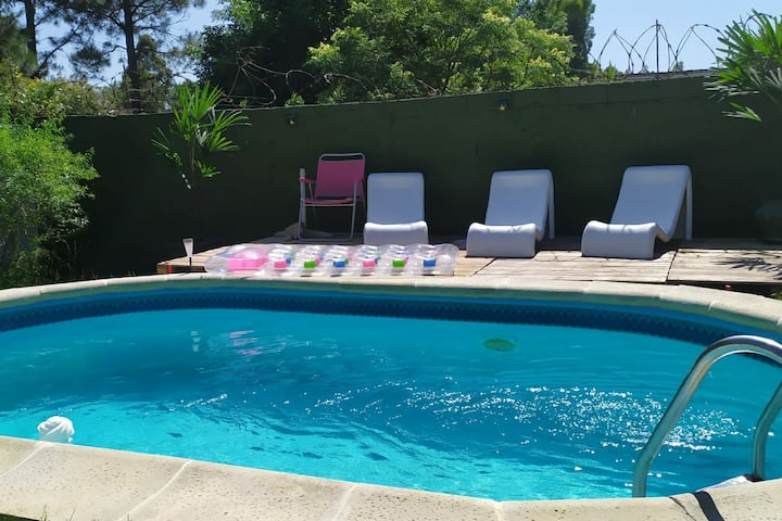 House with pool one block from the Rambla