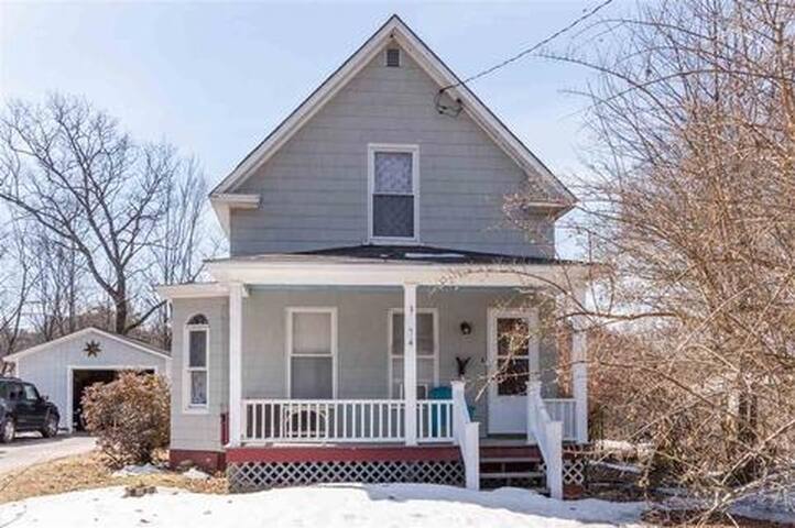 Two spare bedrooms in quaint Home