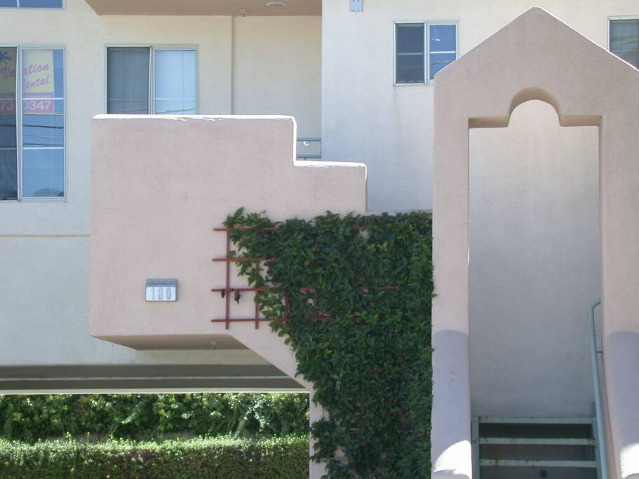 160 Ocean View-Entrance